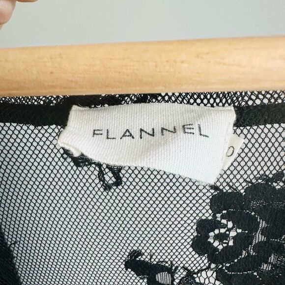FLANNEL Black Lace Back Silk Trim Blouse – Size 0 (S) – Australian Quiet Luxury - Picture 3 of 11